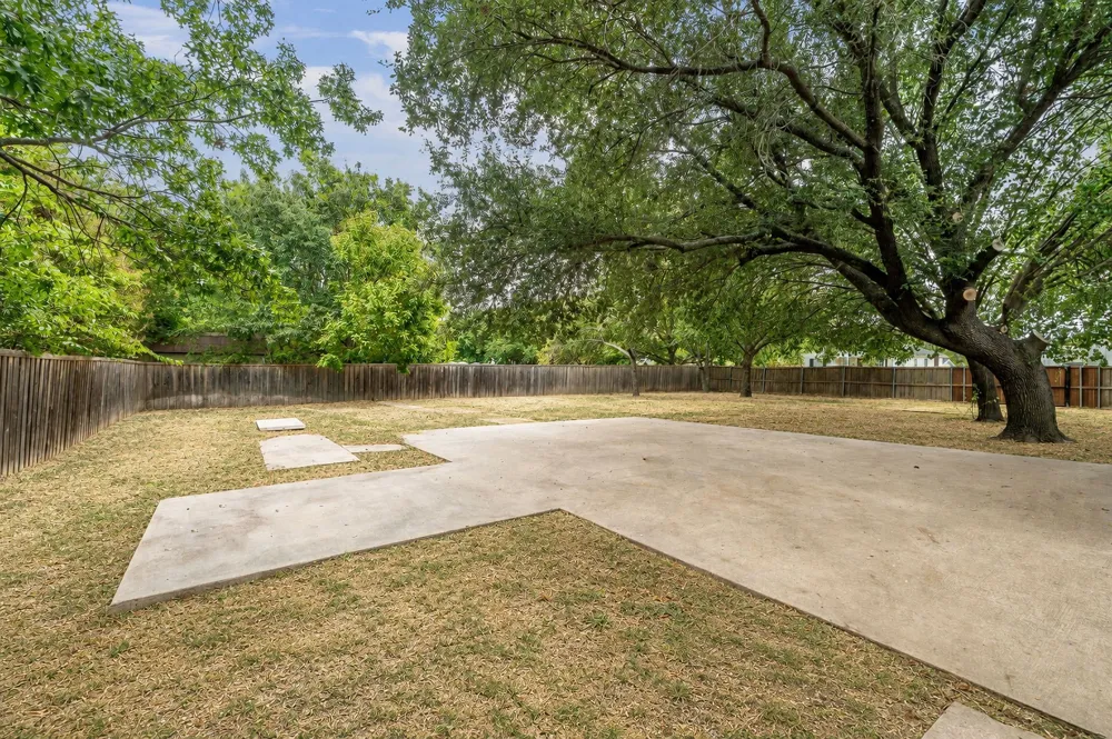227 Hopson Street Van Alstyne, TX 75495