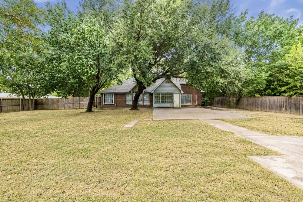 227 Hopson Street Van Alstyne, TX 75495
