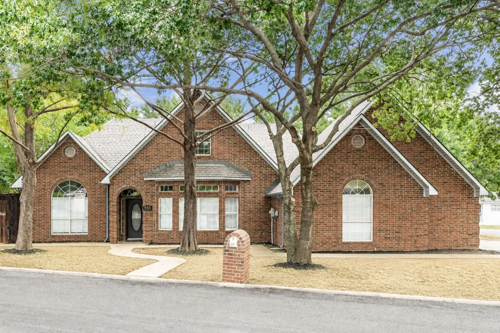 227 Hopson Street Van Alstyne, TX 75495