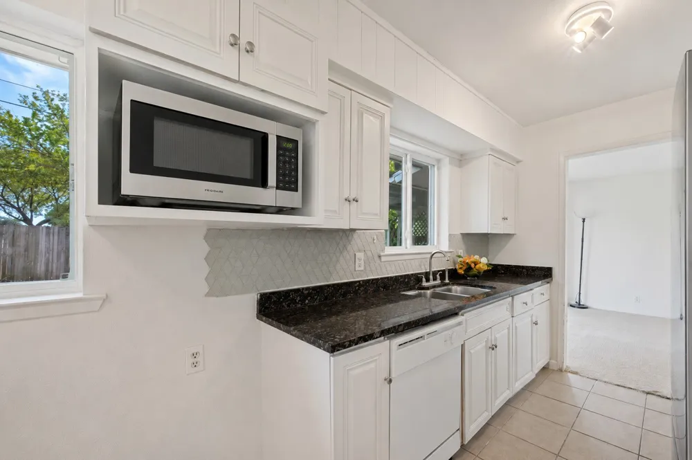 2314 BRIARWOOD LANE Carrollton, TX 75006
