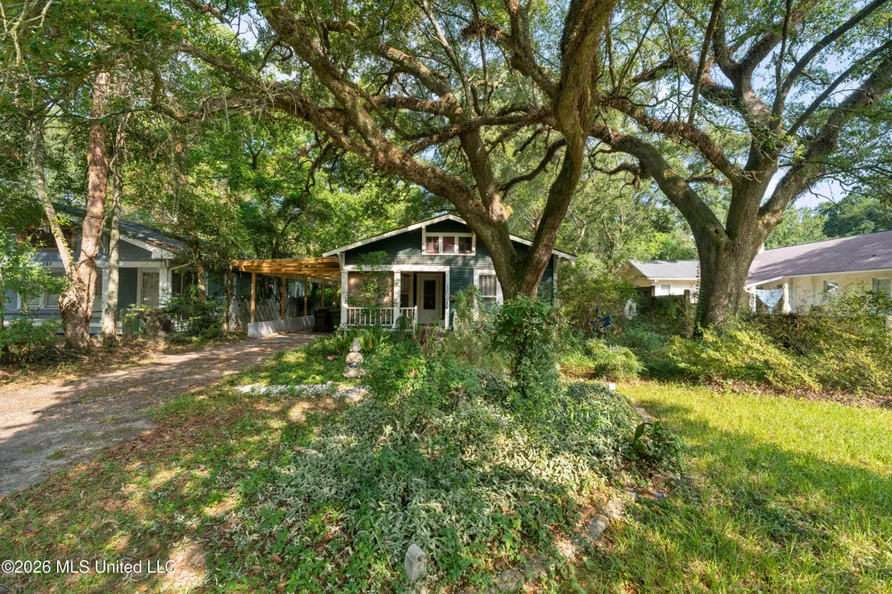 1205 Adeline Street Hattiesburg, MS 39401