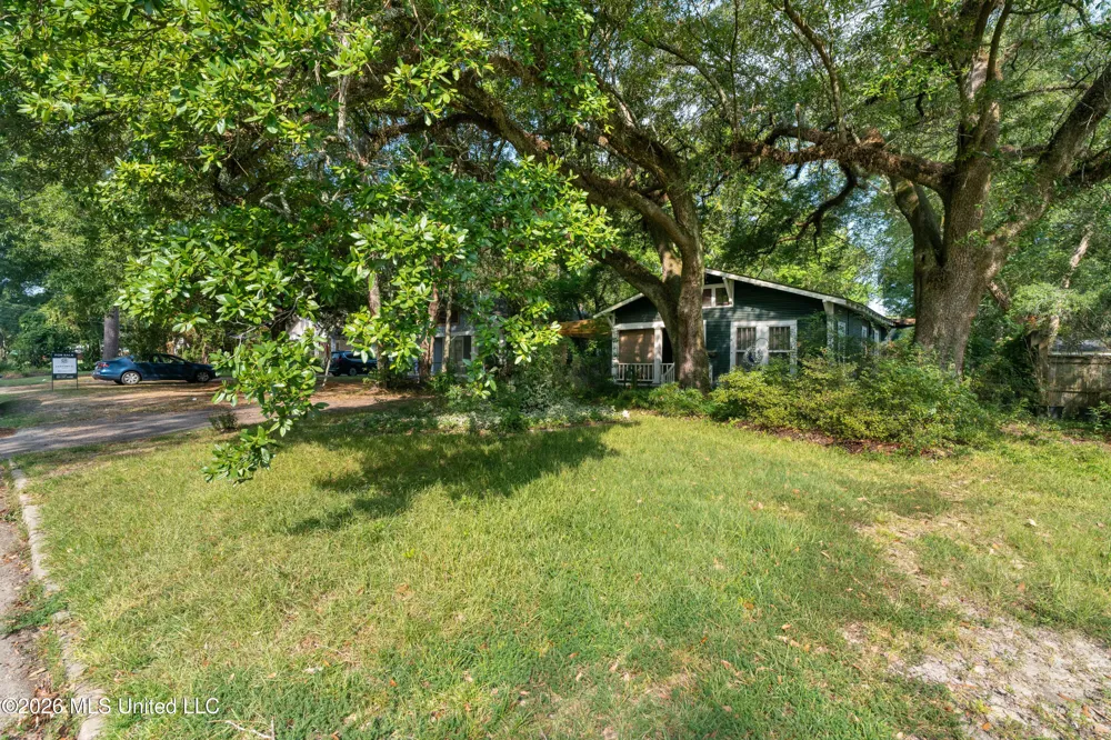 1205 Adeline Street Hattiesburg, MS 39401