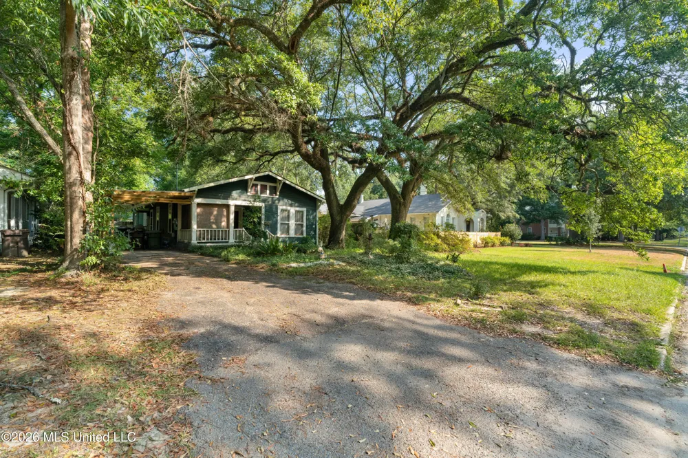 1205 Adeline Street Hattiesburg, MS 39401