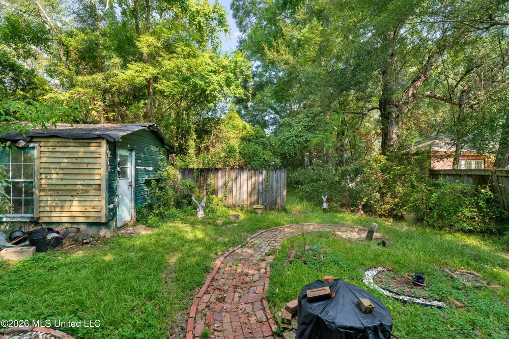 1205 Adeline Street Hattiesburg, MS 39401