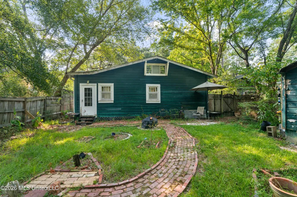 1205 Adeline Street Hattiesburg, MS 39401
