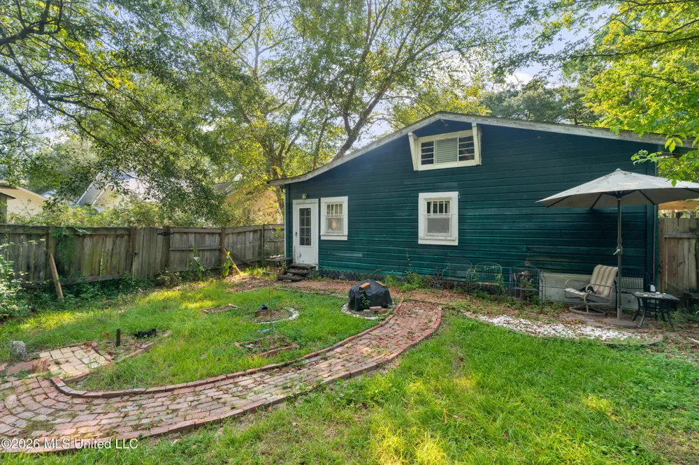 1205 Adeline Street Hattiesburg, MS 39401