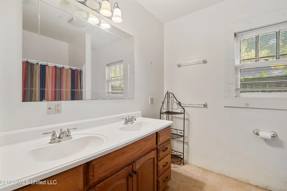 1205 Adeline Street Hattiesburg, MS 39401