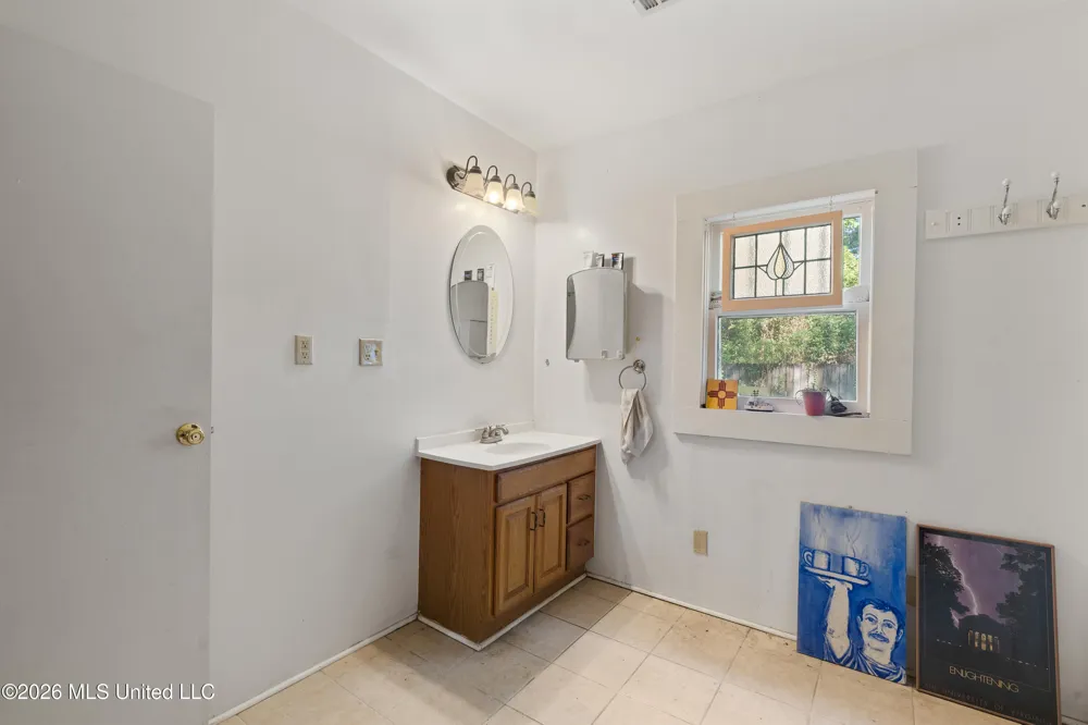 1205 Adeline Street Hattiesburg, MS 39401