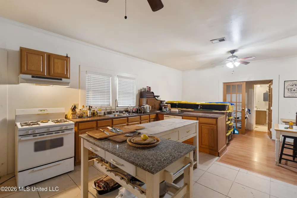 1205 Adeline Street Hattiesburg, MS 39401