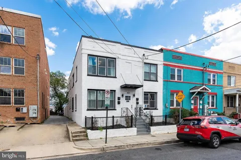1825 PROVIDENCE STREET NE #3