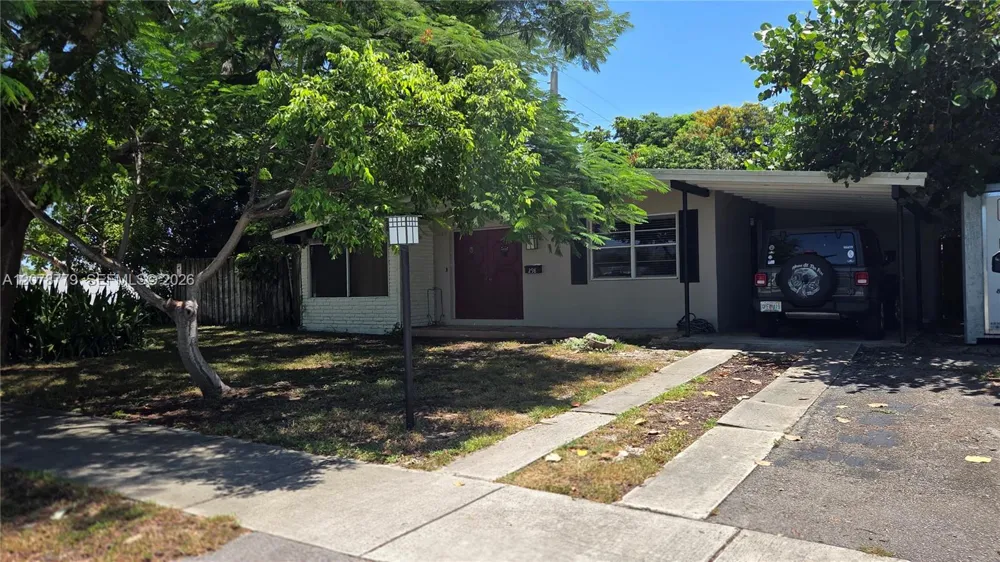 298 NE 46th St Deerfield Beach, FL 33064