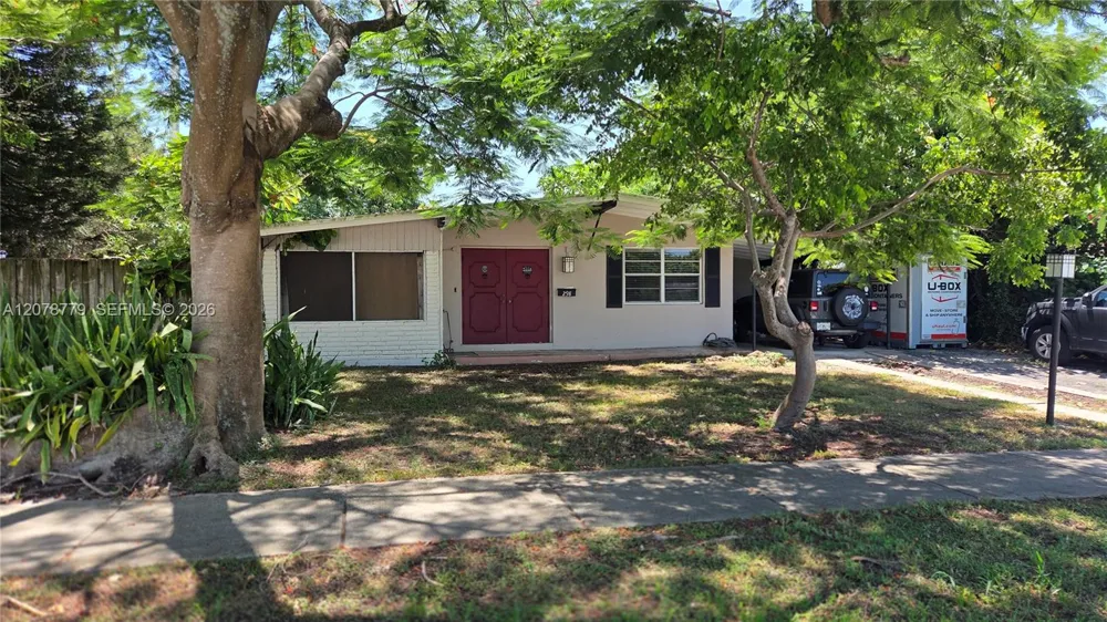 298 NE 46th St Deerfield Beach, FL 33064