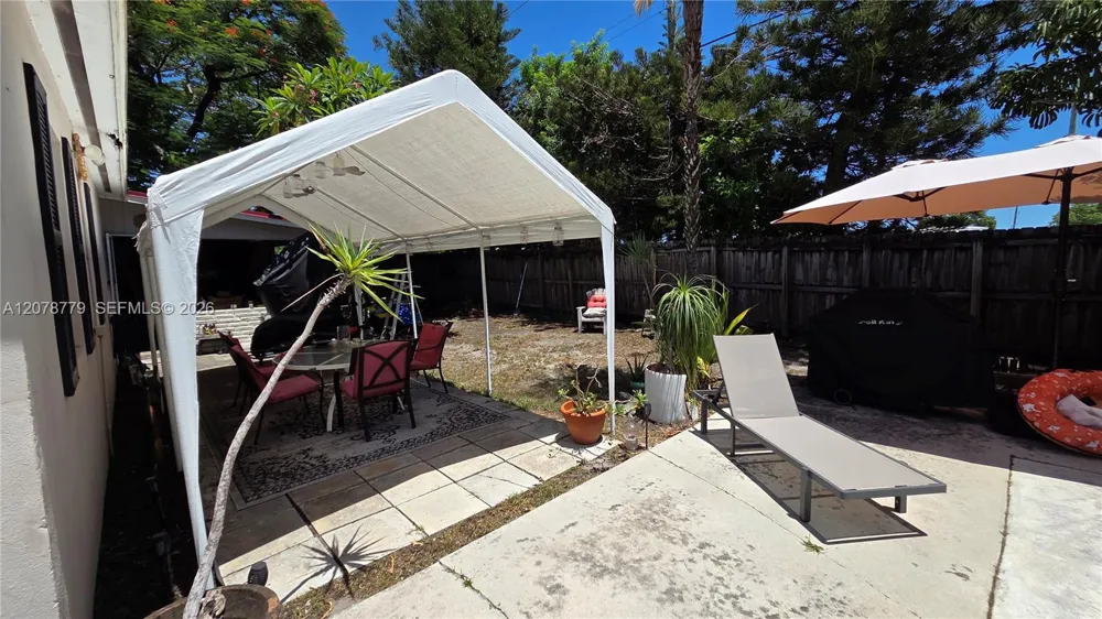 298 NE 46th St Deerfield Beach, FL 33064