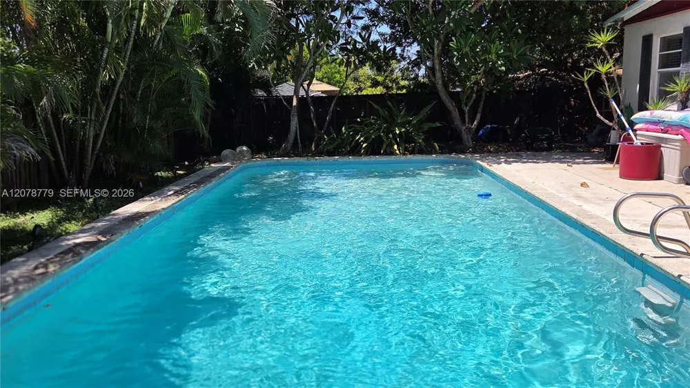 298 NE 46th St Deerfield Beach, FL 33064