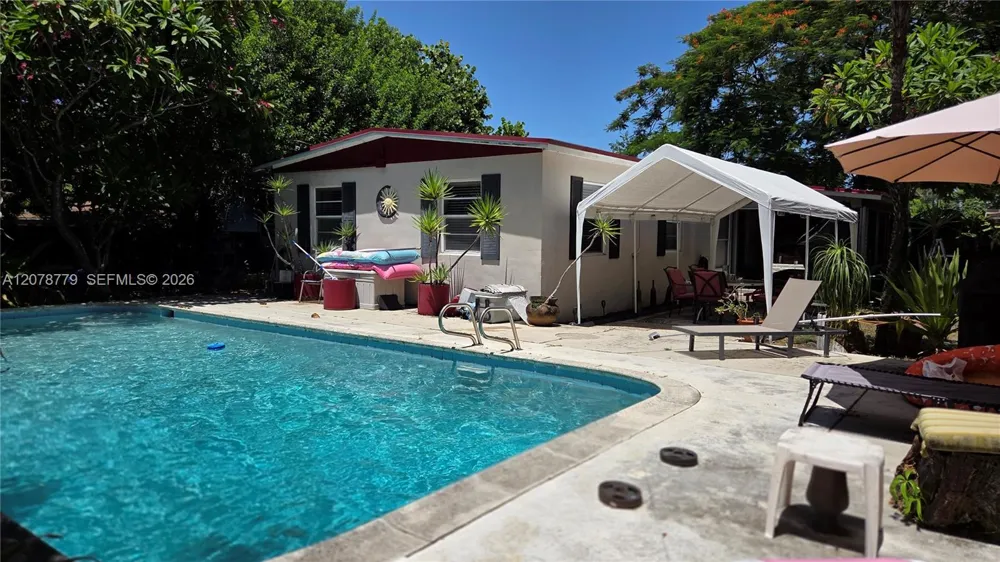 298 NE 46th St Deerfield Beach, FL 33064