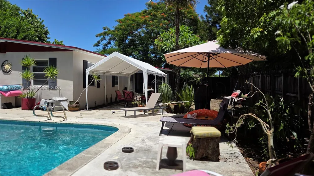 298 NE 46th St Deerfield Beach, FL 33064