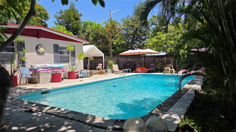 298 NE 46th St Deerfield Beach, FL 33064
