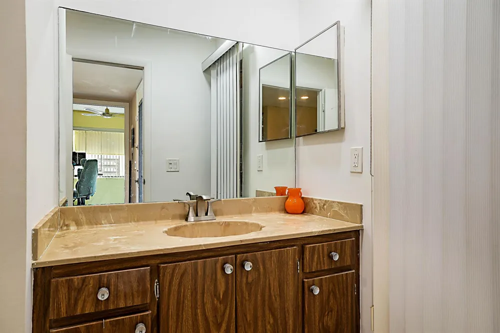 76 CAPRI B Delray Beach, FL 33484