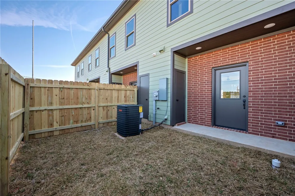 106 33rd W Bryan, TX 77803