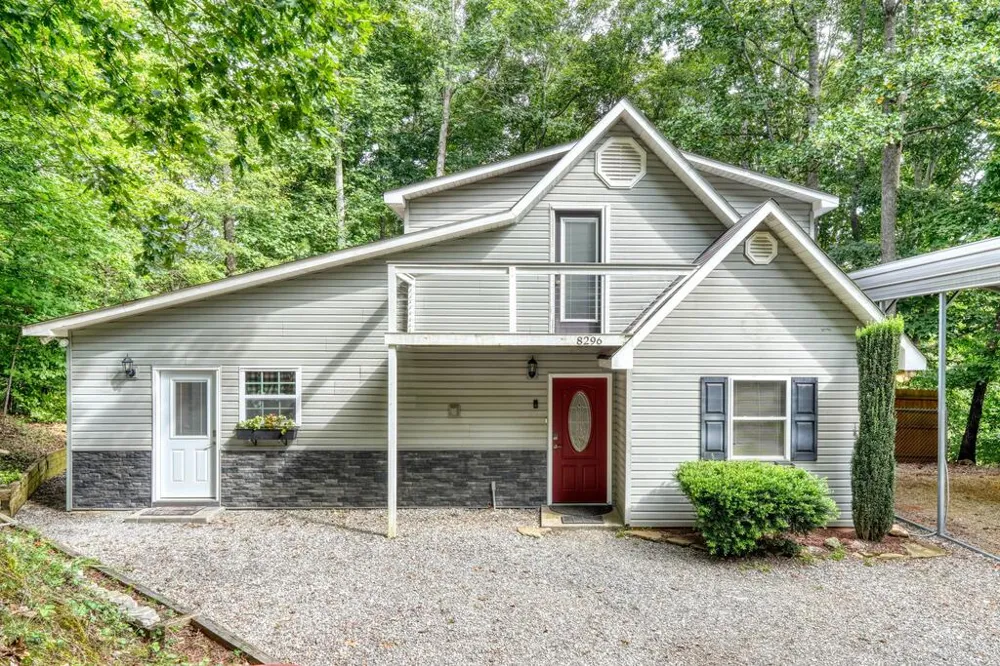 8296 True Love Mountain Road Young Harris, GA 30582