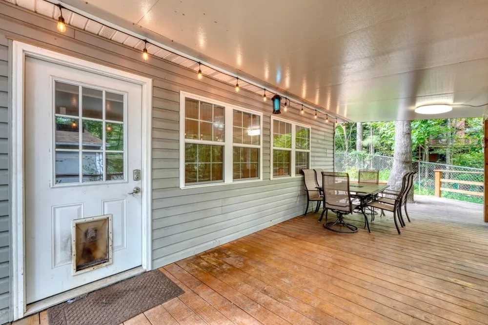8296 True Love Mountain Road Young Harris, GA 30582