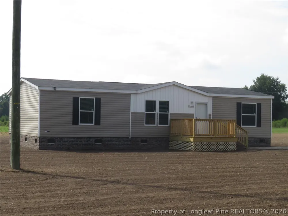 2633 E WHITE POND ROAD Fairmont, NC 28340