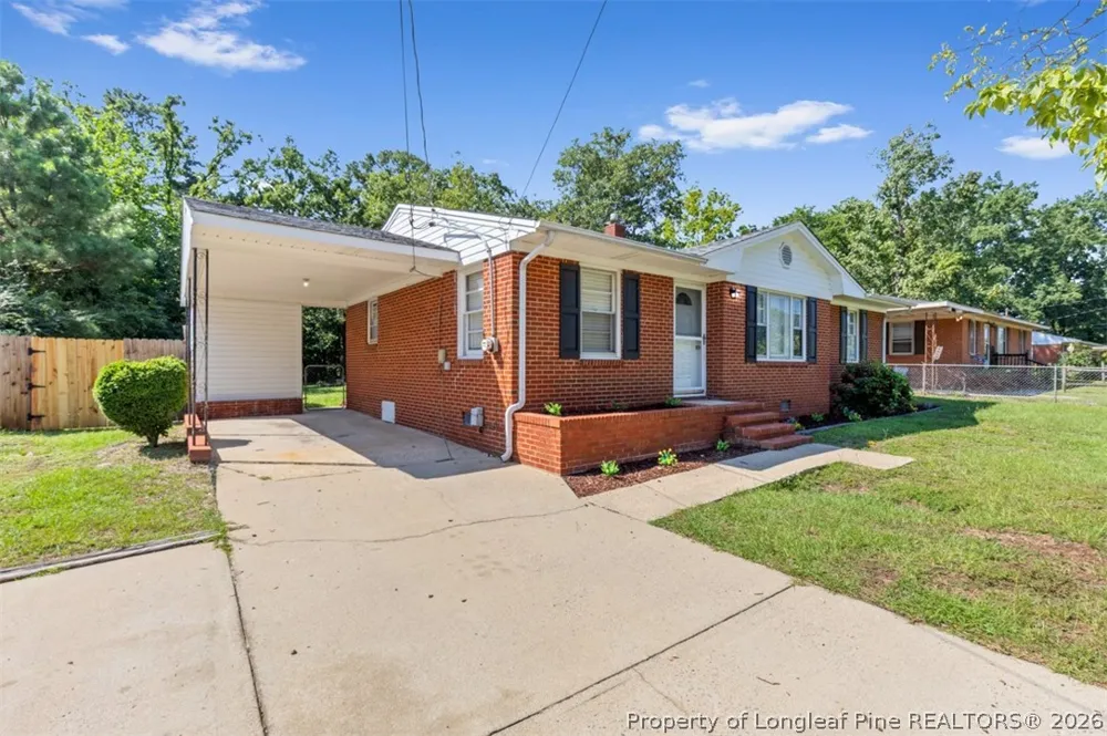 4933 Redwood Drive Fayetteville, NC 28304
