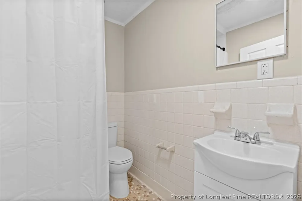 4933 Redwood Drive Fayetteville, NC 28304