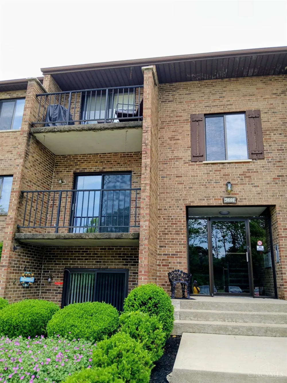 5444 Bluesky Drive #17 Green, OH 45247