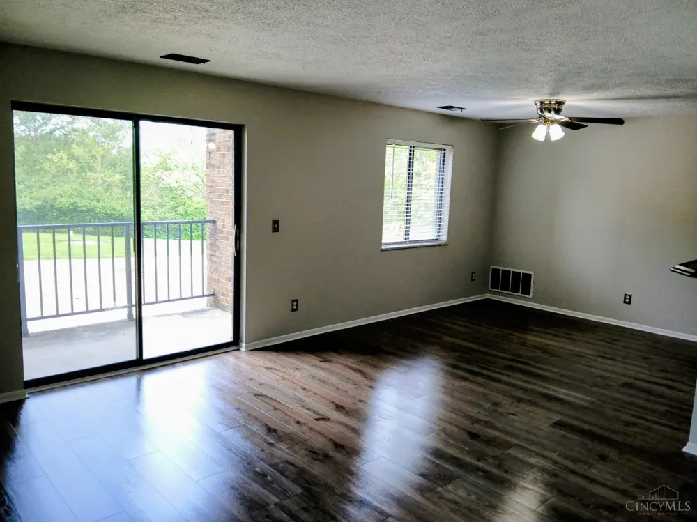 5444 Bluesky Drive #17 Green, OH 45247