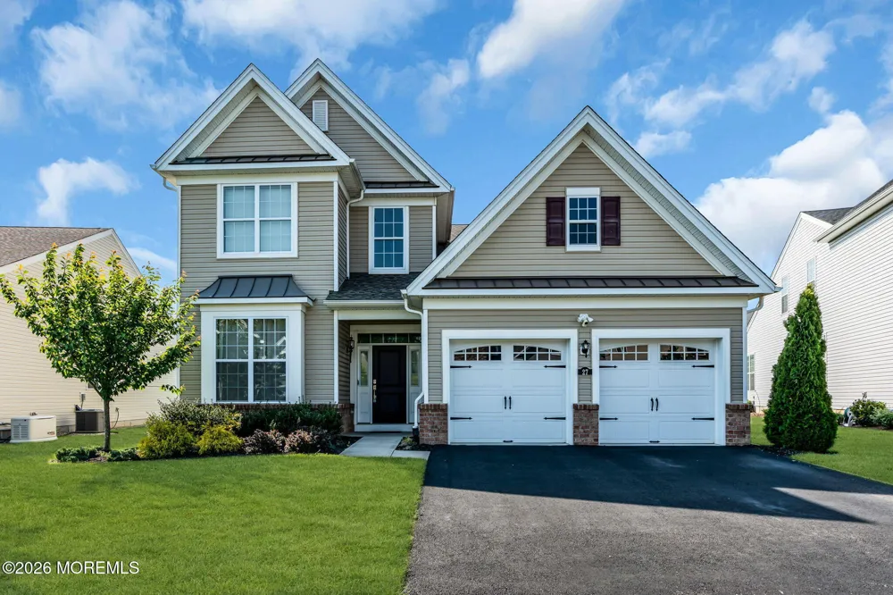 27 Flagstone Court Freehold, NJ 07728