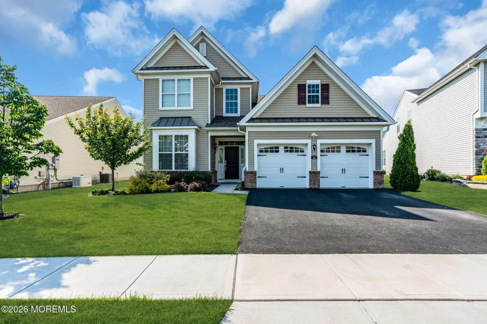 27 Flagstone Court Freehold, NJ 07728