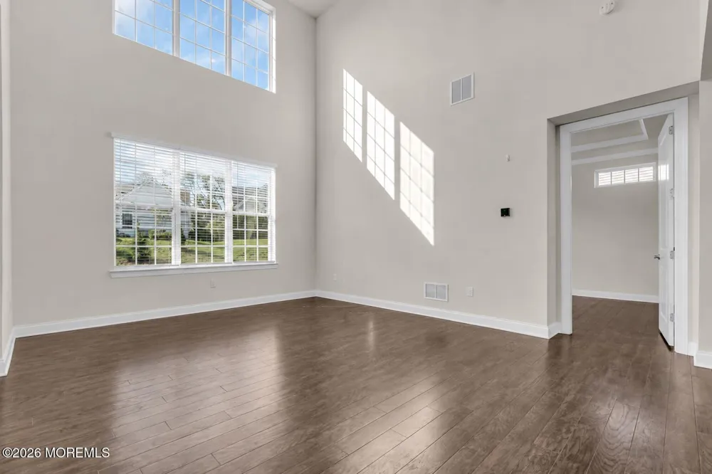 27 Flagstone Court Freehold, NJ 07728