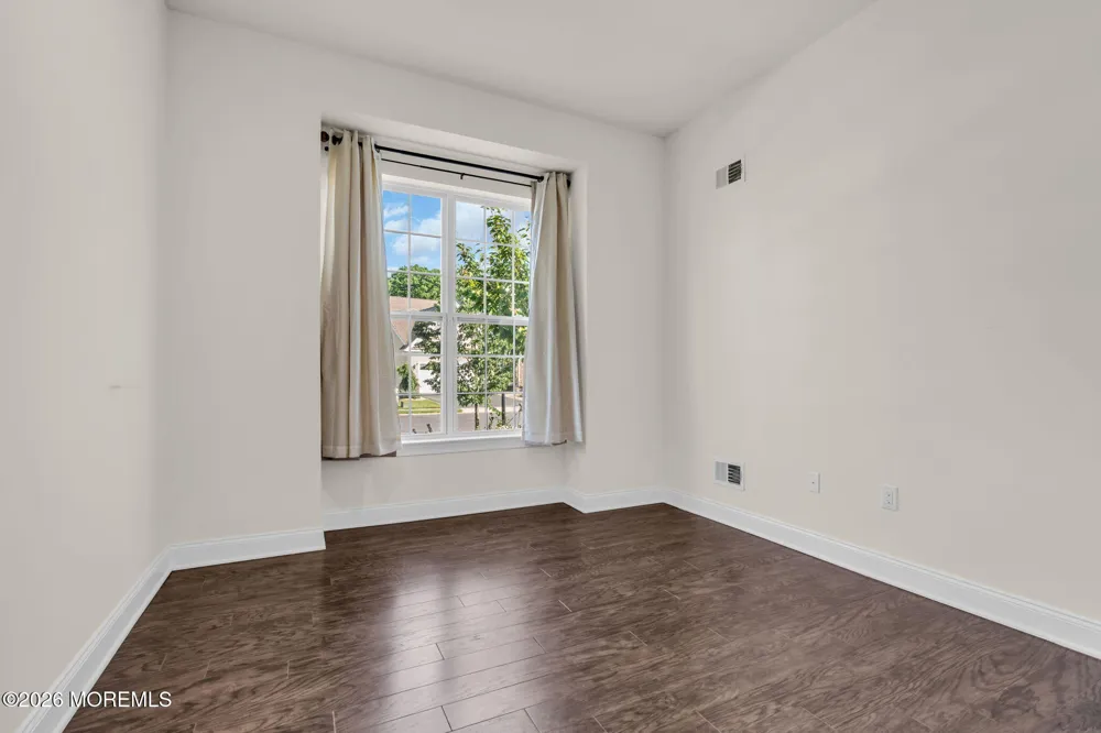 27 Flagstone Court Freehold, NJ 07728