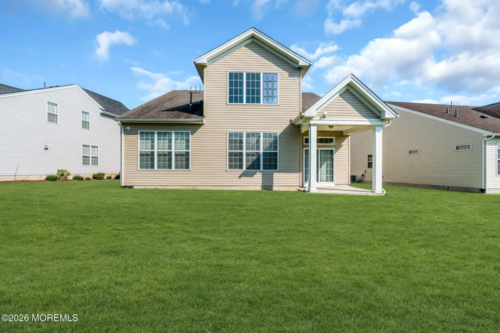27 Flagstone Court Freehold, NJ 07728