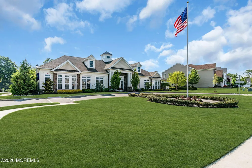 27 Flagstone Court Freehold, NJ 07728
