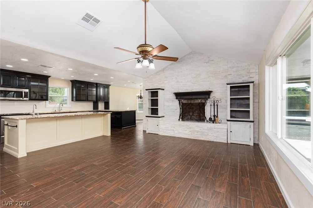 7295 Torrey Pines Drive Las Vegas, NV 89131