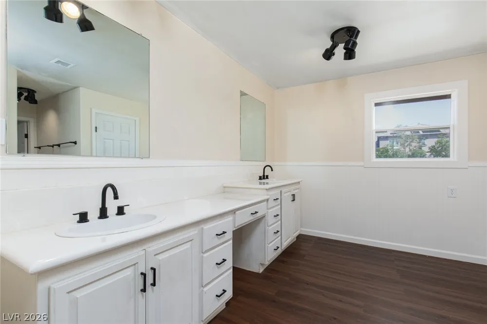 7295 Torrey Pines Drive Las Vegas, NV 89131
