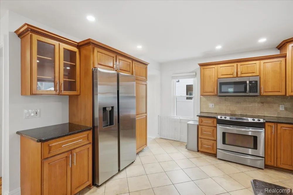 1872 Banbury Street Birmingham City, MI 48009