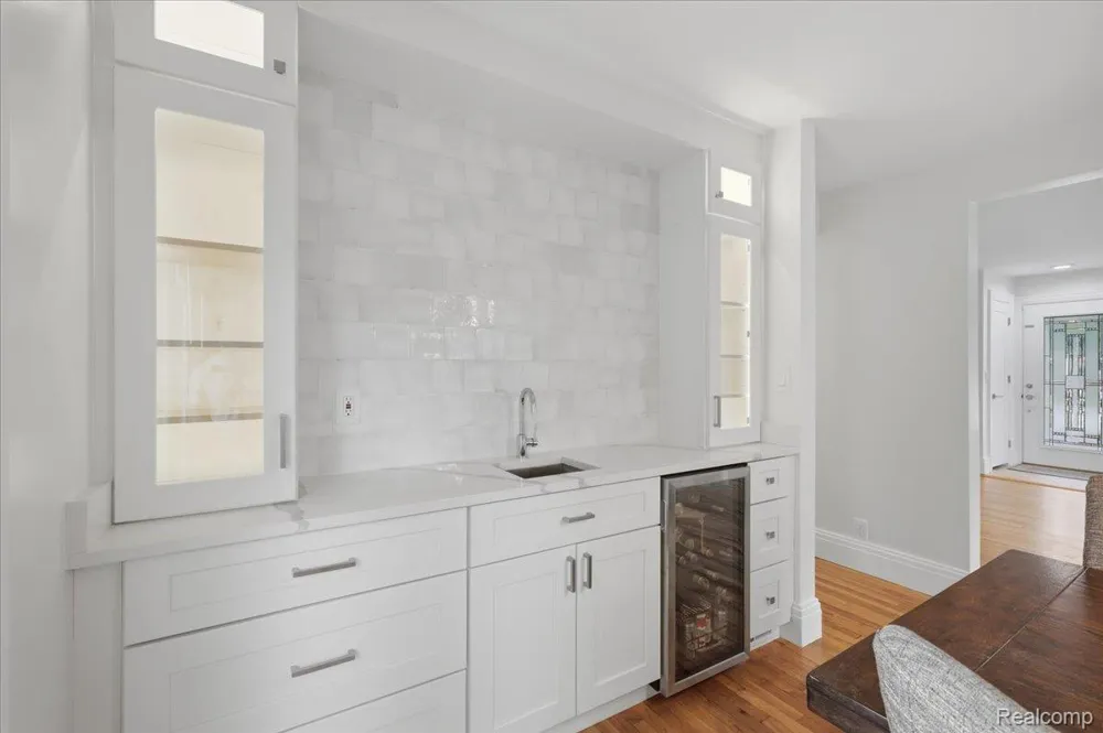 1872 Banbury Street Birmingham City, MI 48009