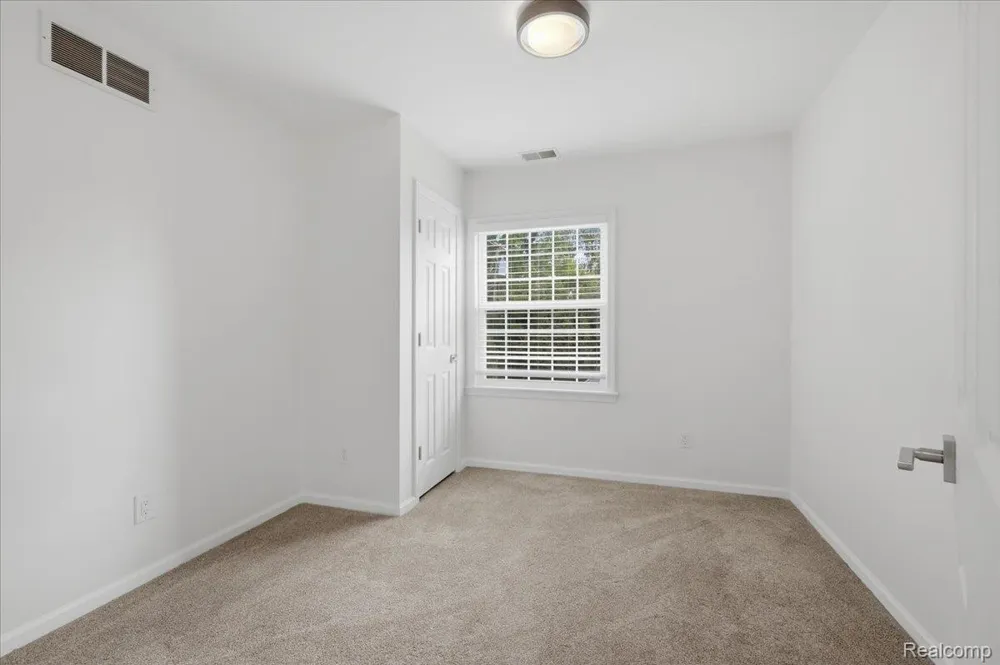 1872 Banbury Street Birmingham City, MI 48009