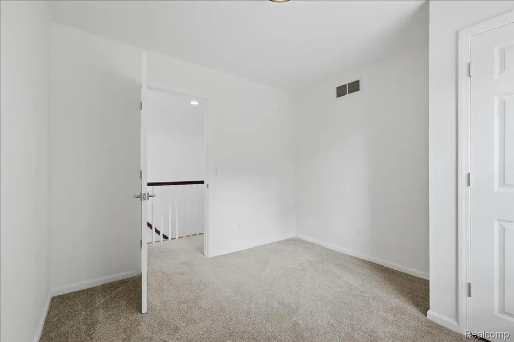 1872 Banbury Street Birmingham City, MI 48009