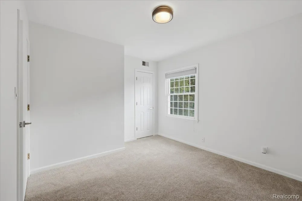 1872 Banbury Street Birmingham City, MI 48009