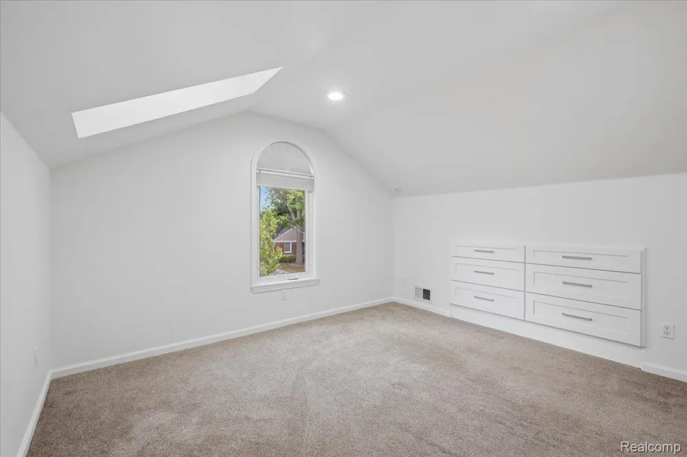 1872 Banbury Street Birmingham City, MI 48009