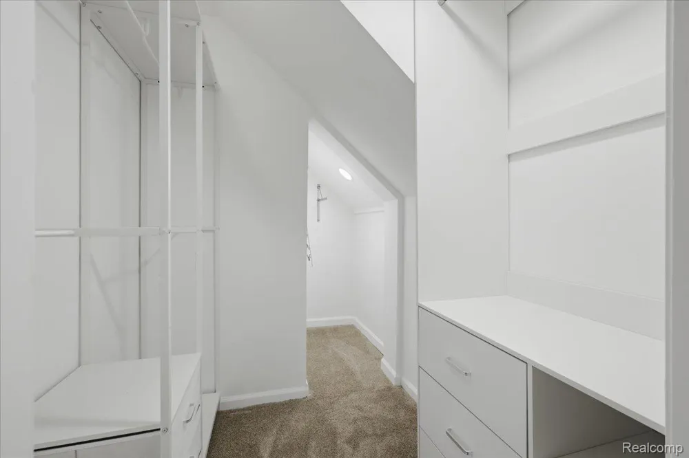 1872 Banbury Street Birmingham City, MI 48009
