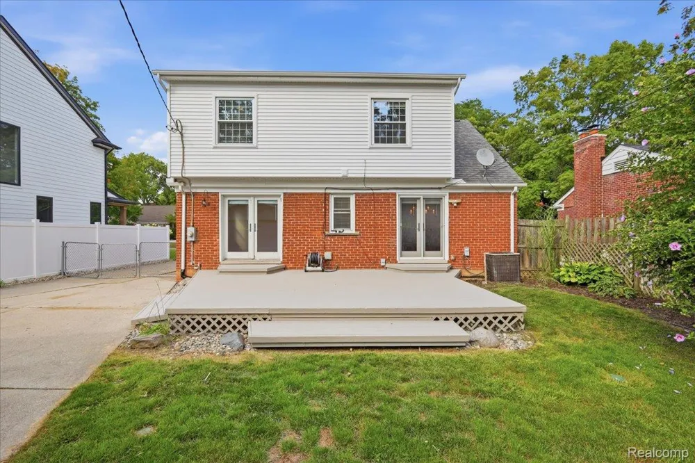 1872 Banbury Street Birmingham City, MI 48009