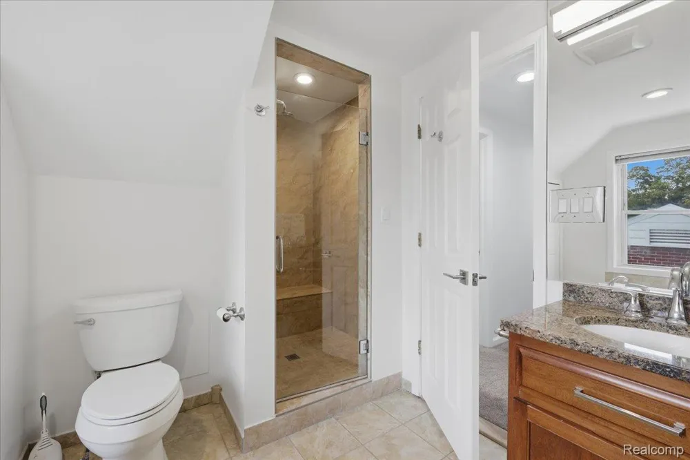 1872 Banbury Street Birmingham City, MI 48009
