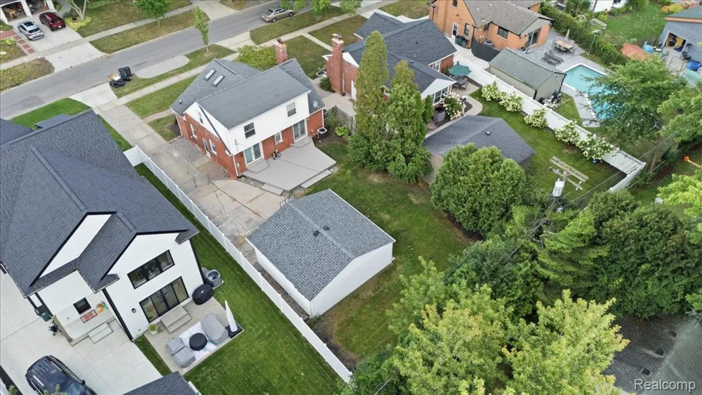 1872 Banbury Street Birmingham City, MI 48009