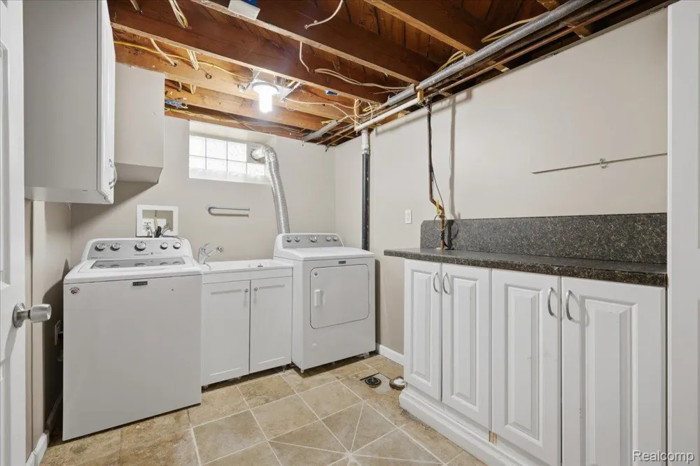 1872 Banbury Street Birmingham City, MI 48009