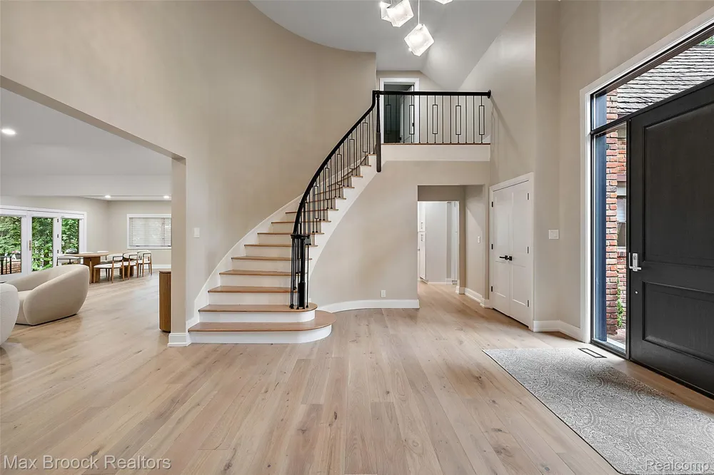 3546 Bloomfield Club Drive Bloomfield Charter Township, MI 48301